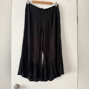 Billabong beachy,flowy, lightweight wide leg cropped. Size 27